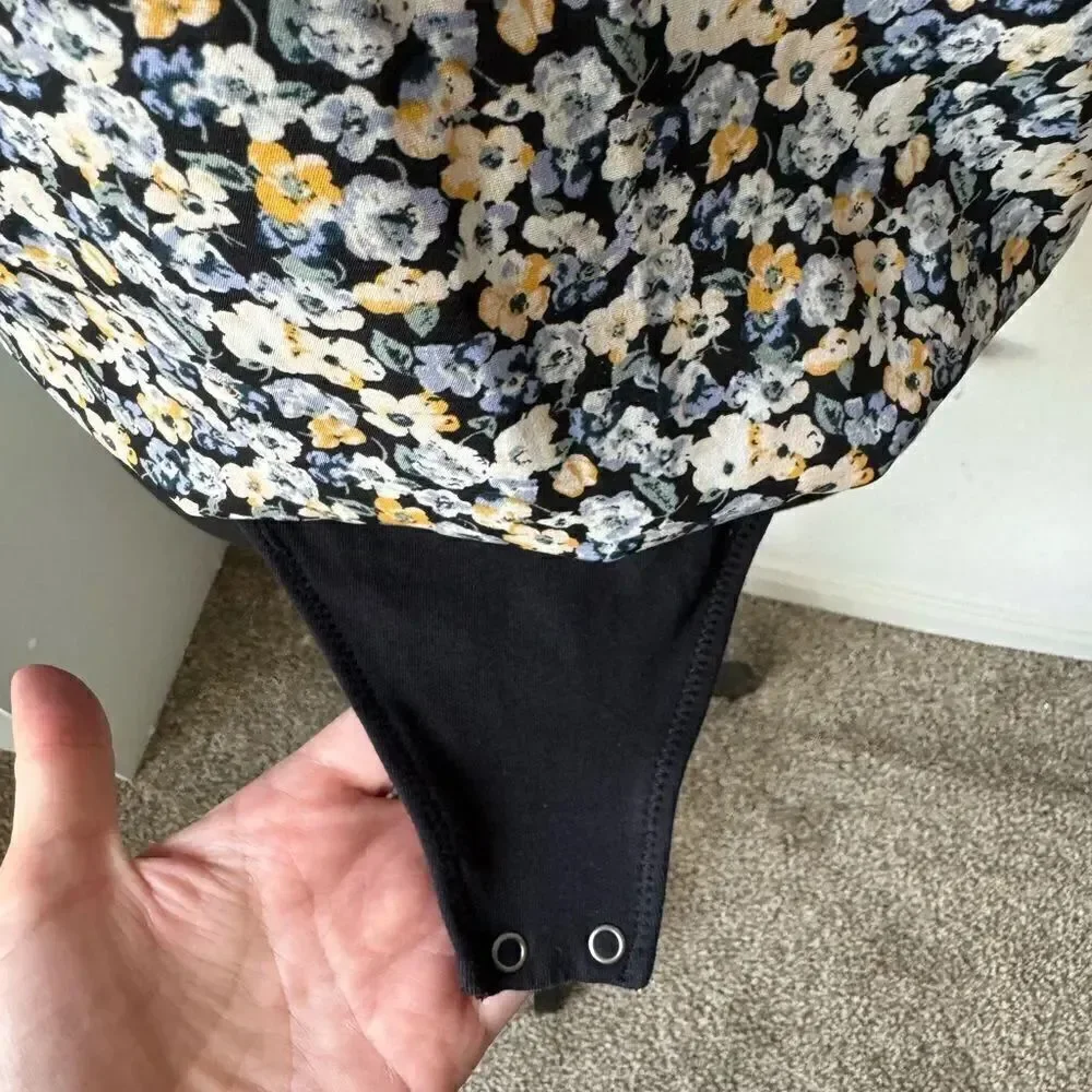 Abercrombie & Fitch Puff‎ Sleeve Ditsy Floral Bodysuit Top Blouse Sz S Feminine